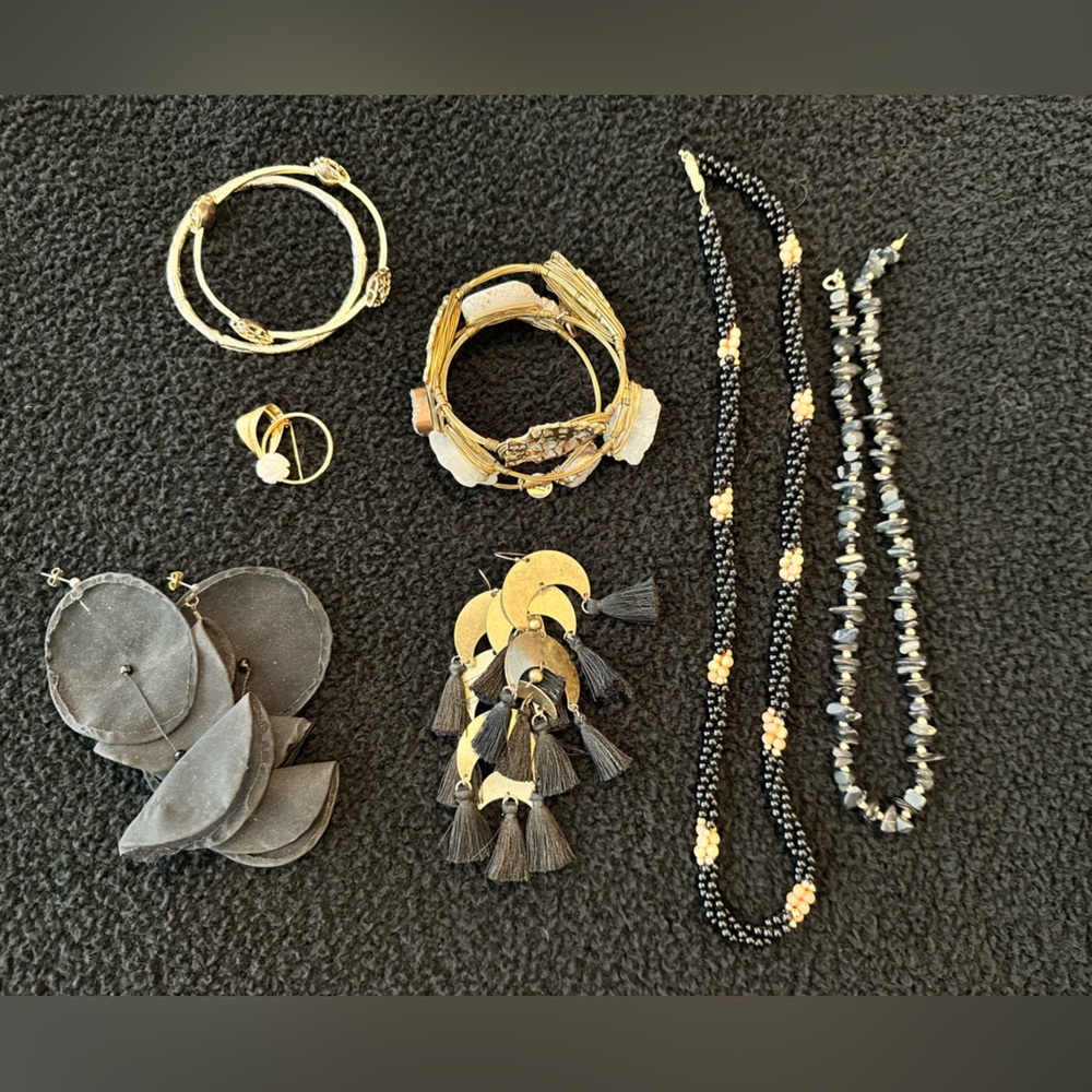 Elegant Gold and Black Jewelry Set